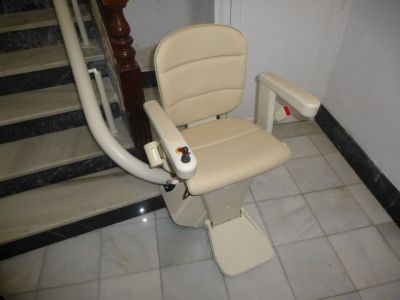 Instalación de silla salvaescaleras en Alicante