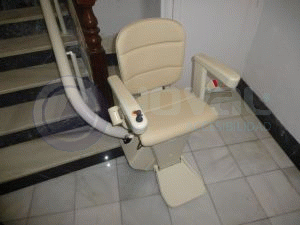 Instalación de silla salvaescaleras en Alicante