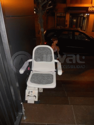 Silla Salvaescaleras Tramo recto a la interpérie en Elche (Alicante